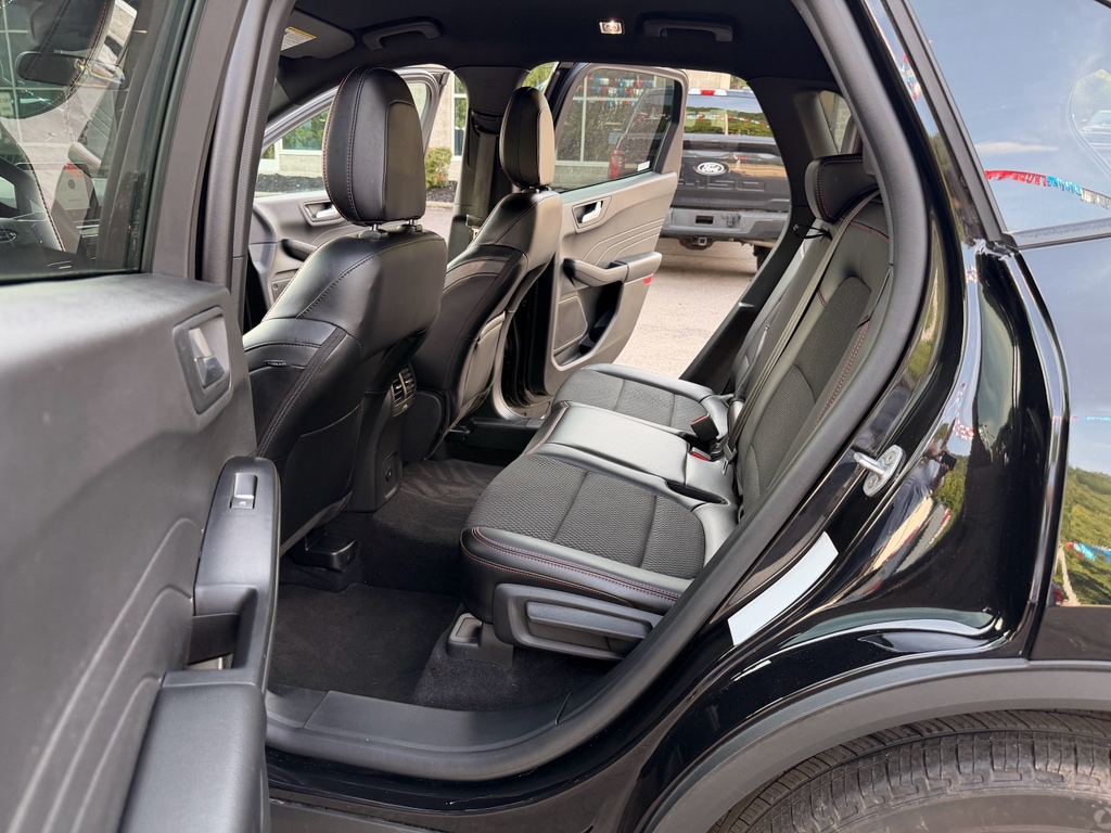 2025 Ford Escape ST-Line - Photo 9