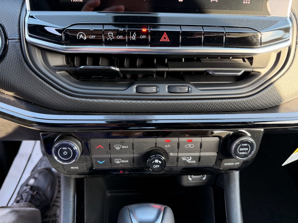 2026 Jeep Compass Latitude Altitude - Photo 15