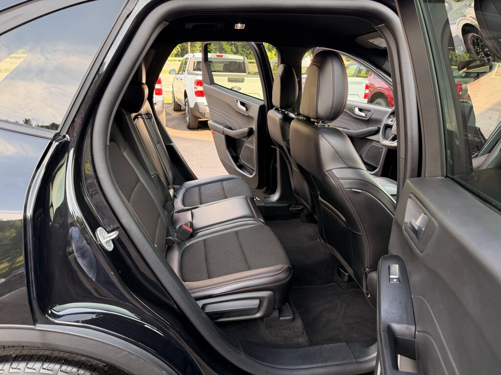 2025 Ford Escape ST-Line - Photo 12