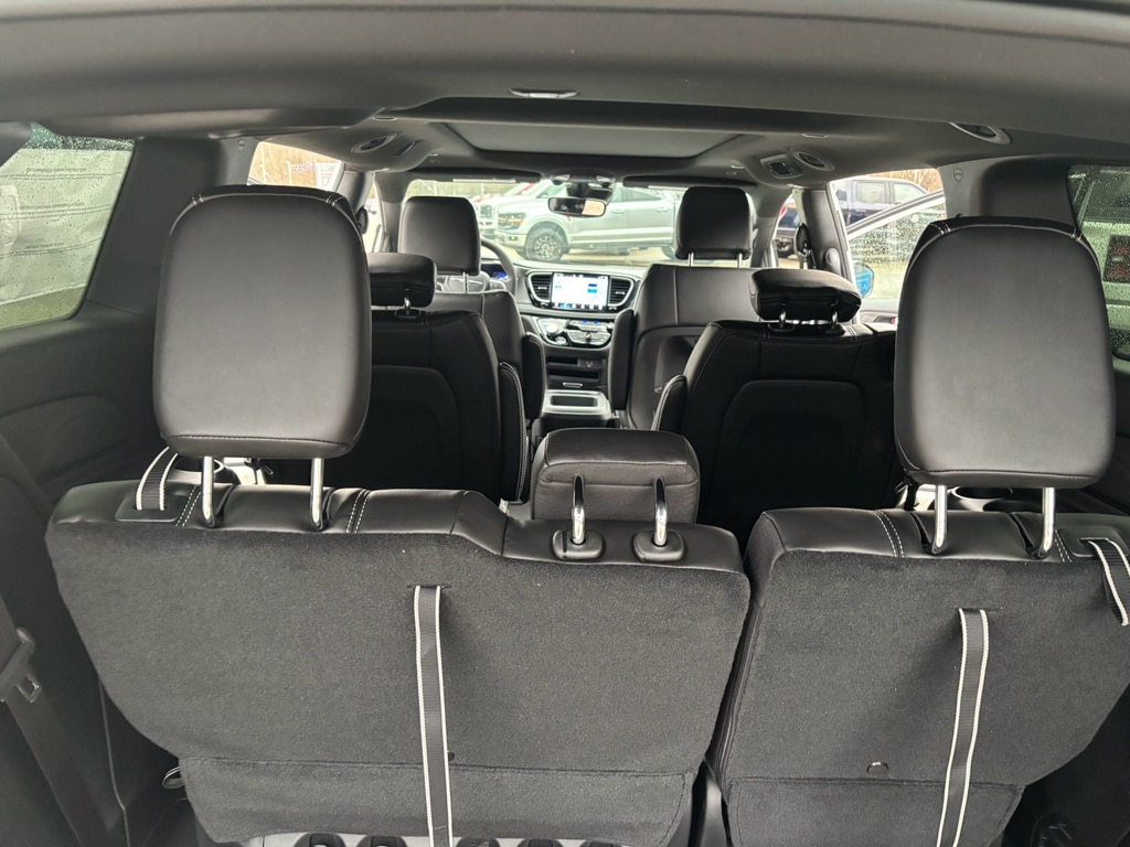 2026 Chrysler Pacifica Select - Photo 10