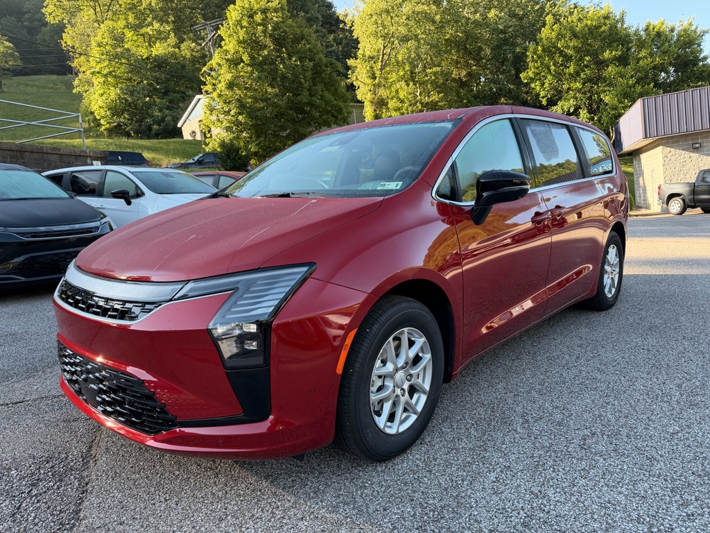 2027 Chrysler Pacifica Select's photo