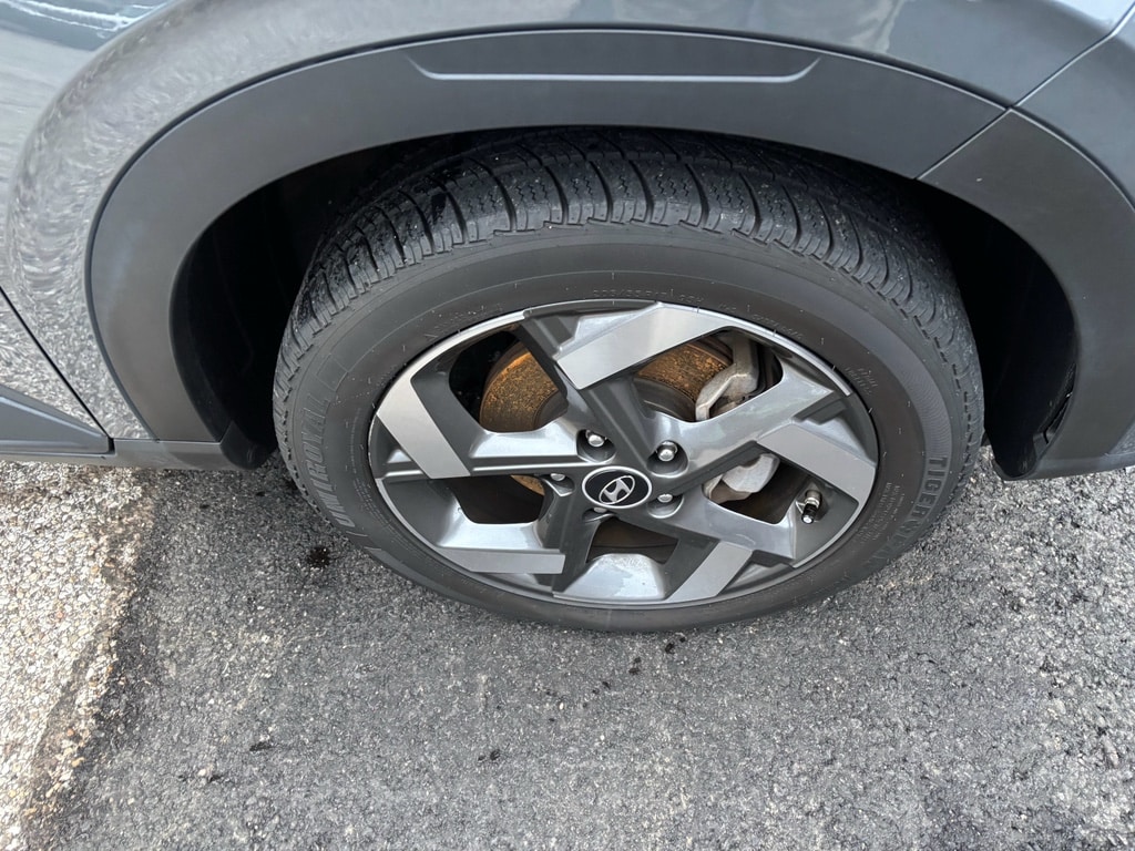 Used 2024 Hyundai Venue SEL SUV