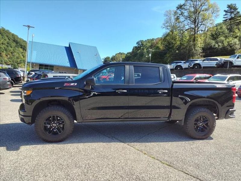 Used 2022 Chevrolet Silverado 1500 Custom with VIN 3GCPDCED5NG579862 for sale in Oak Hill, WV