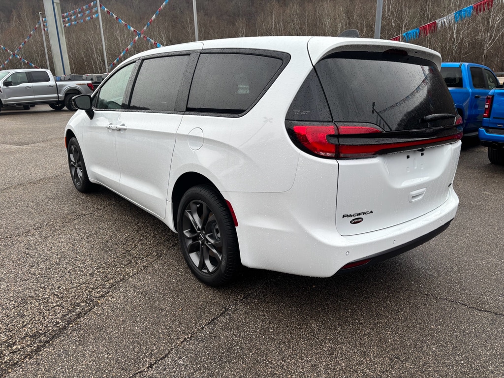 2026 Chrysler Pacifica Select - Photo 6