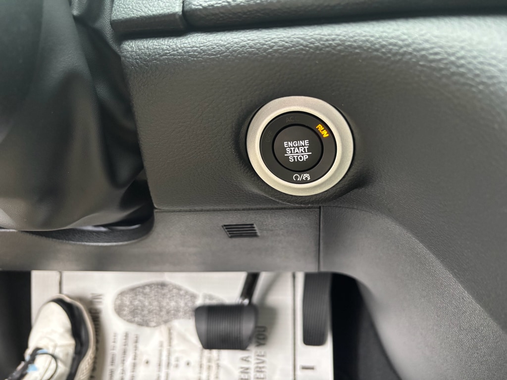 2026 Chrysler Pacifica Select - Photo 18