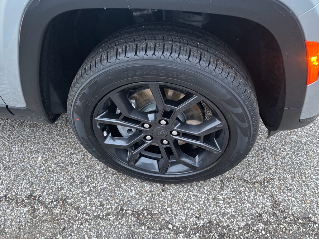 New 2025 Jeep Grand Cherokee L LIMITED 4X4 Sport Utility