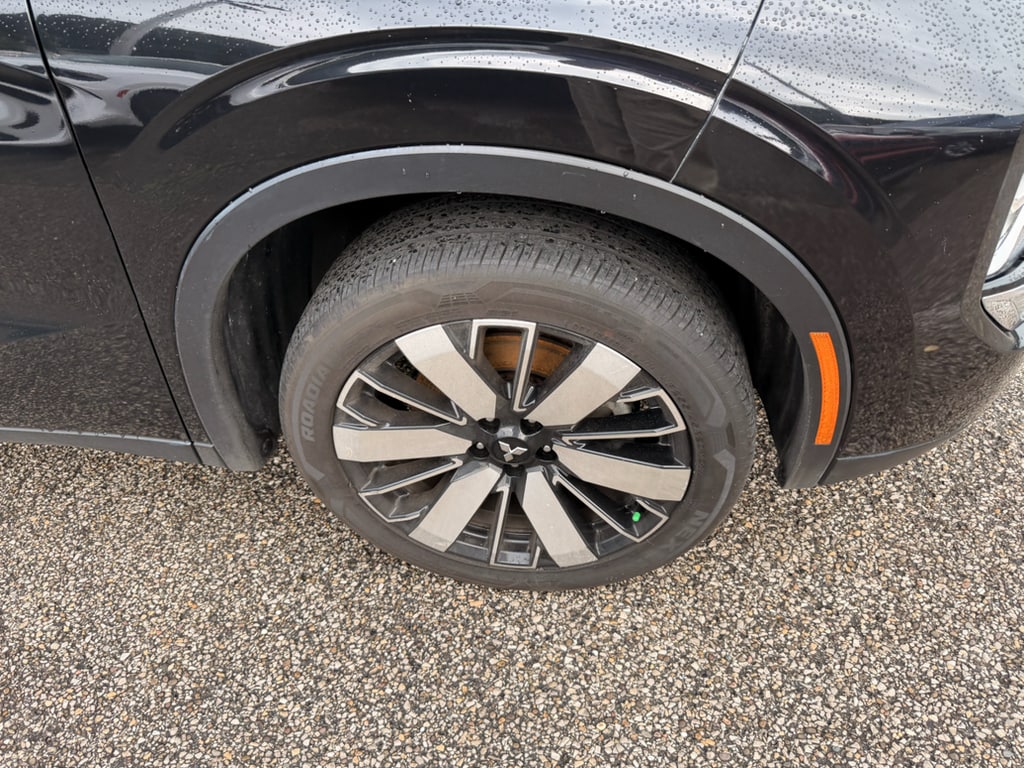 Used 2025 Mitsubishi Outlander SE SUV