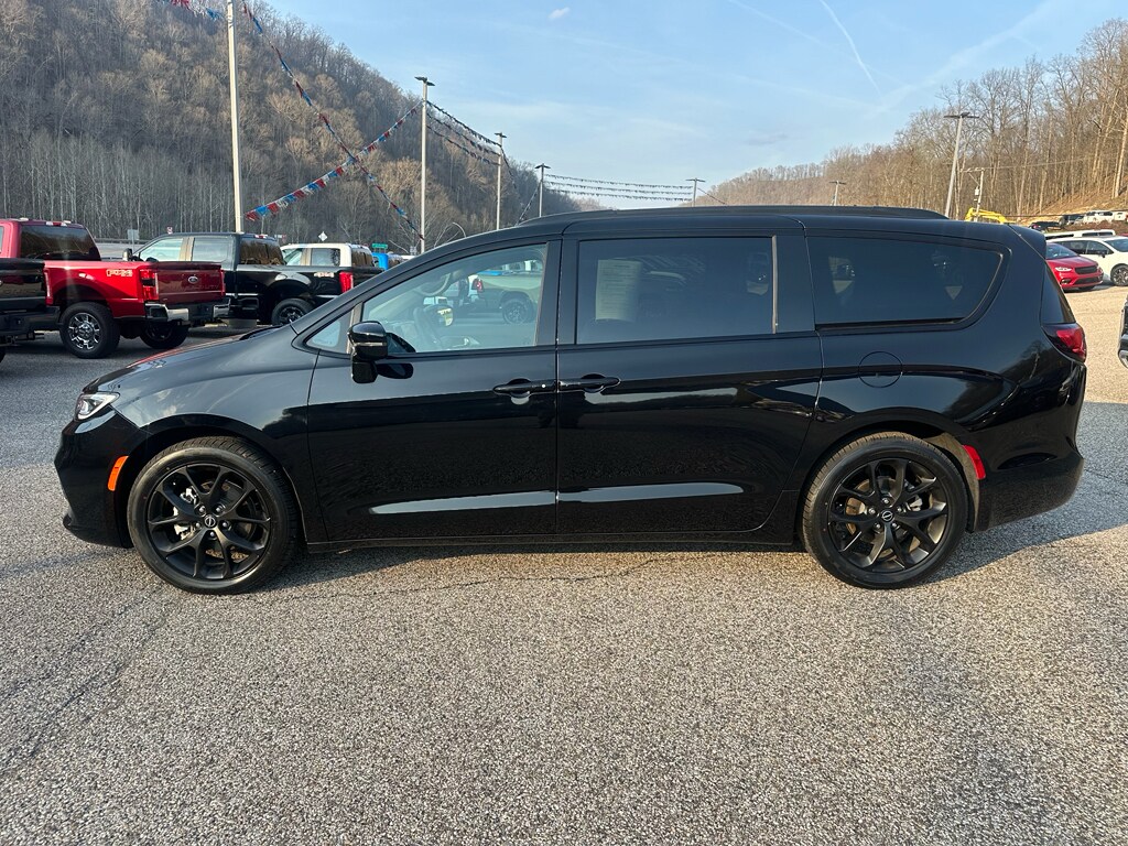2025 Chrysler Pacifica