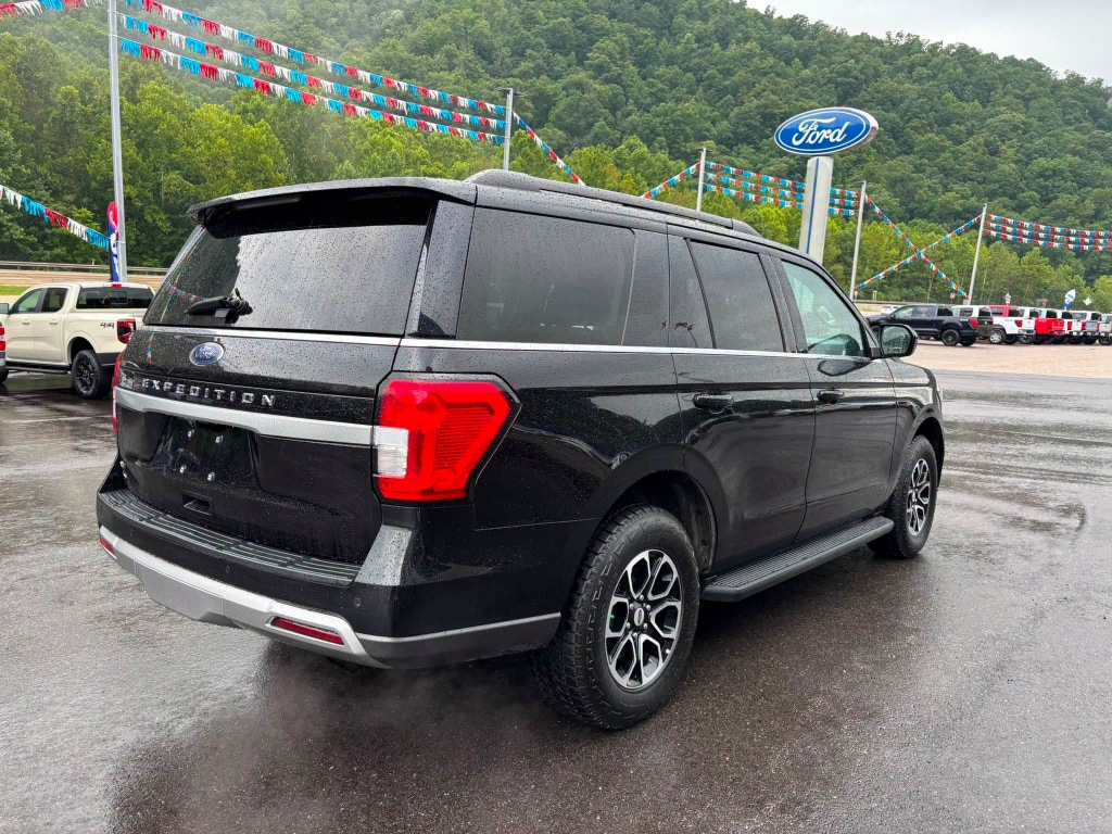 Used 2024 Ford Expedition XLT SUV