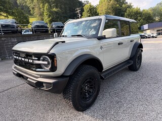 2026 Ford Bronco Outer Banks&reg; SUV