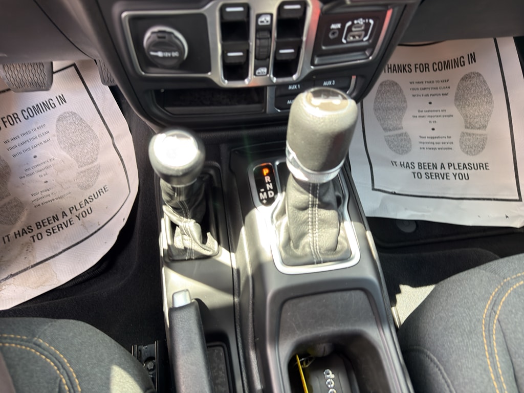 2025 Jeep Wrangler 4-Door Sahara - Photo 17