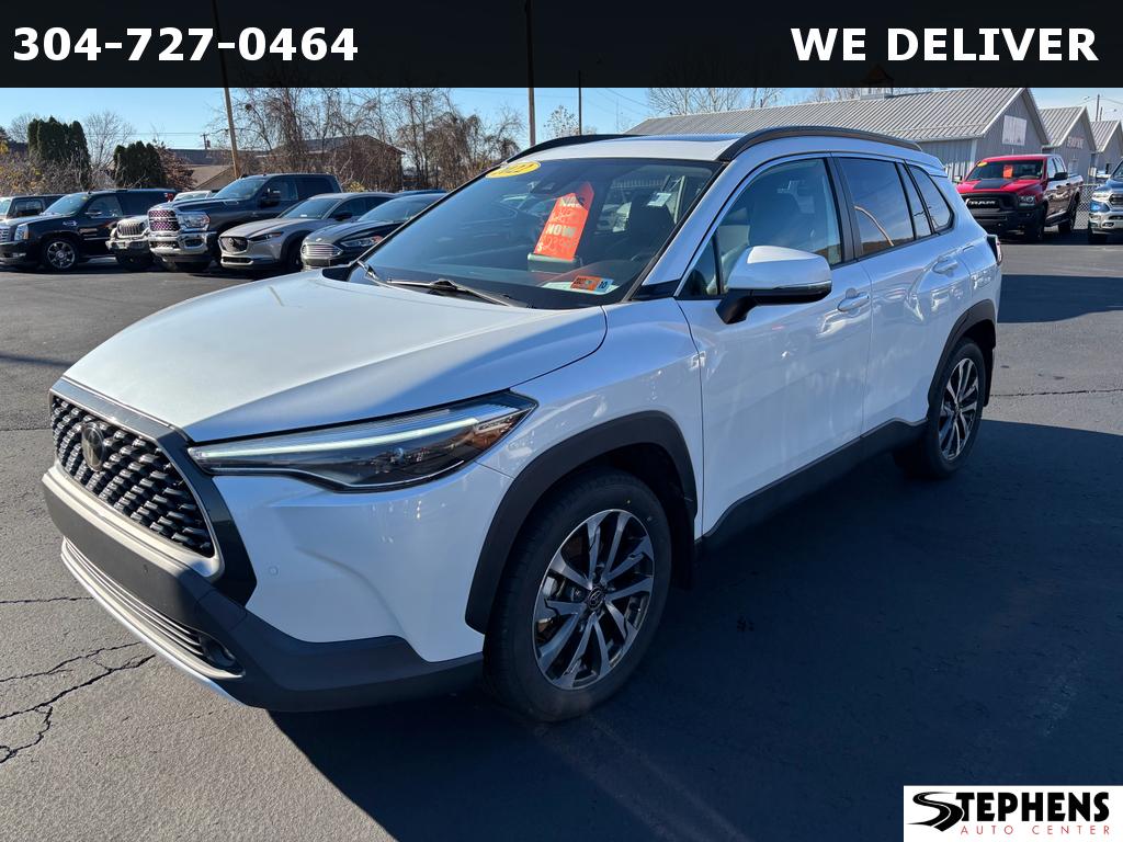 2022 Toyota Corolla Cross XLE's photo