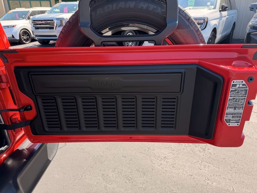 2025 Jeep Wrangler 4xe Sahara 4XE - Photo 8