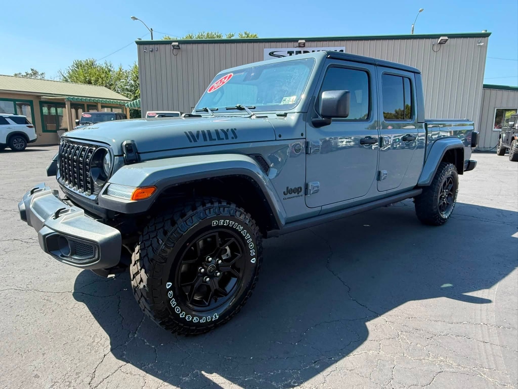 Used 2024 Jeep Gladiator Sport Truck Crew Cab