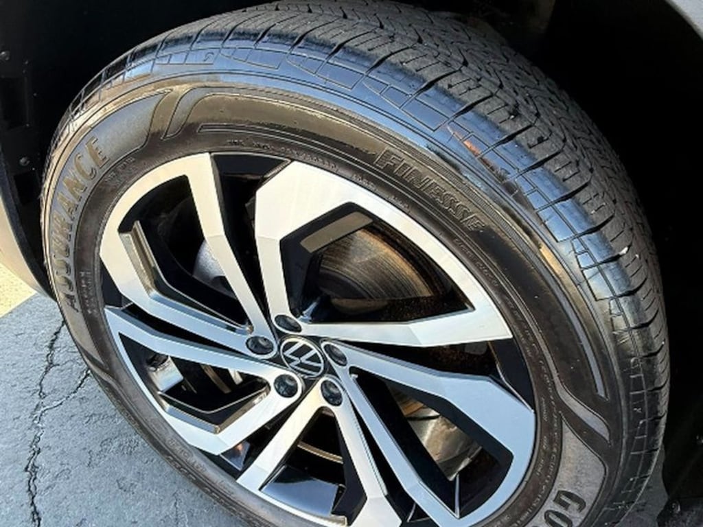 Used 2022 Volkswagen Atlas Cross Sport 3.6L V6 SEL SUV