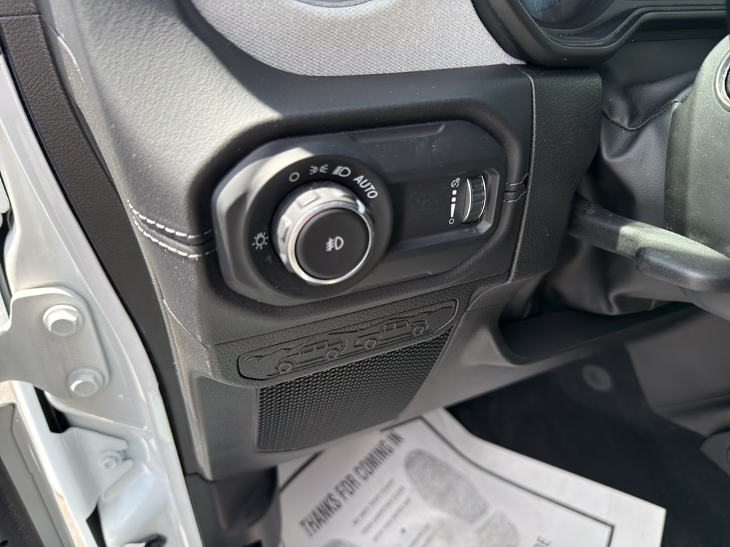 2025 Jeep Wrangler 4-Door Sahara - Photo 12