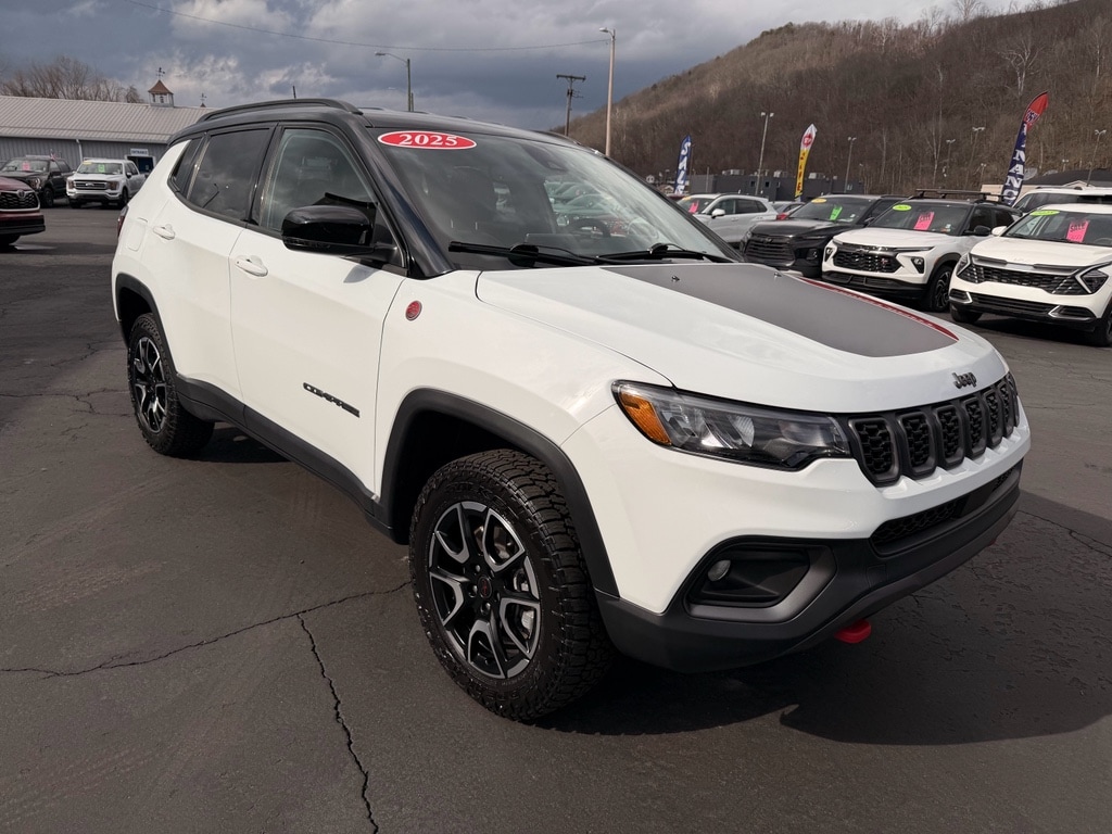 Used 2025 Jeep Compass Trailhawk SUV