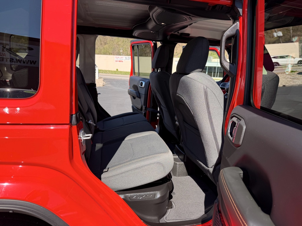 2025 Jeep Wrangler 4xe Sahara 4XE - Photo 11