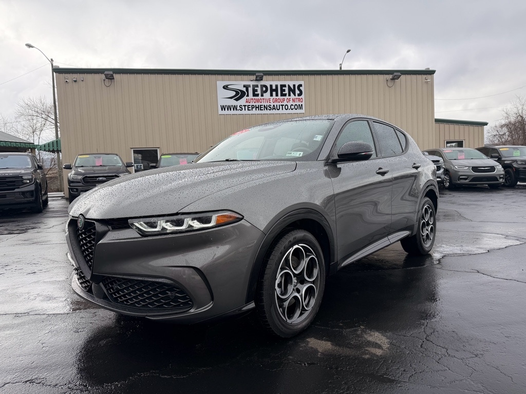 2025 Alfa Romeo Tonale Base