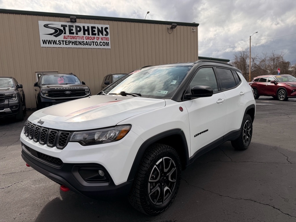 Used 2025 Jeep Compass Trailhawk SUV