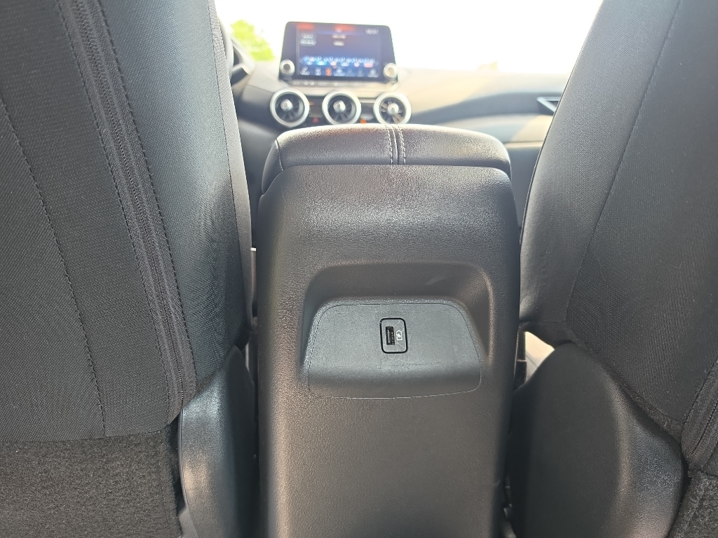 2025 Nissan Sentra SV - Photo 9