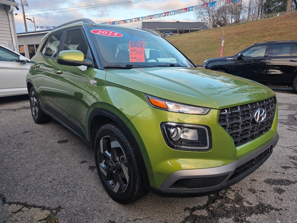 Used 2024 Hyundai Venue SEL Sport Utility