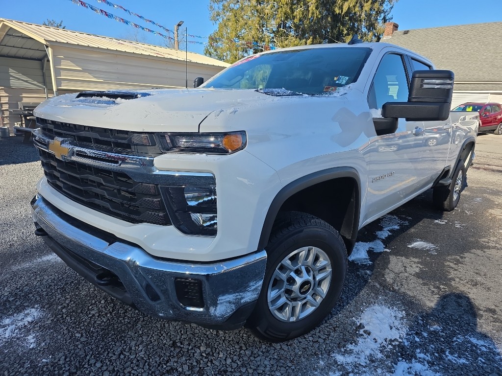 2024 Chevrolet Silverado HD LT's photo