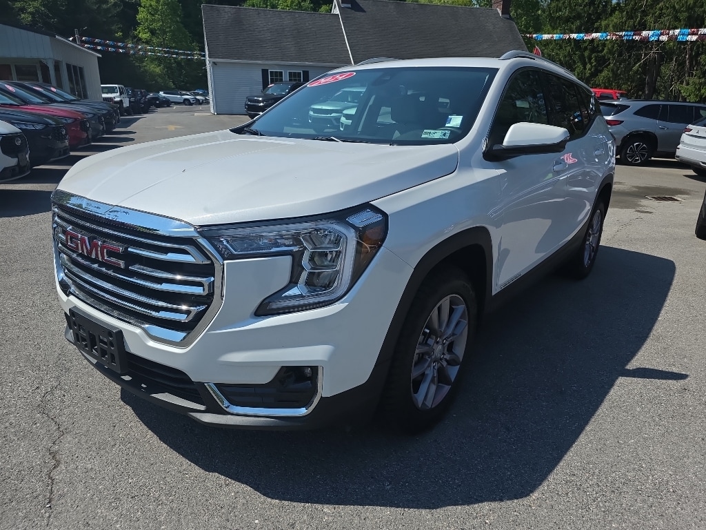 2024 GMC Terrain SLT AWD's photo