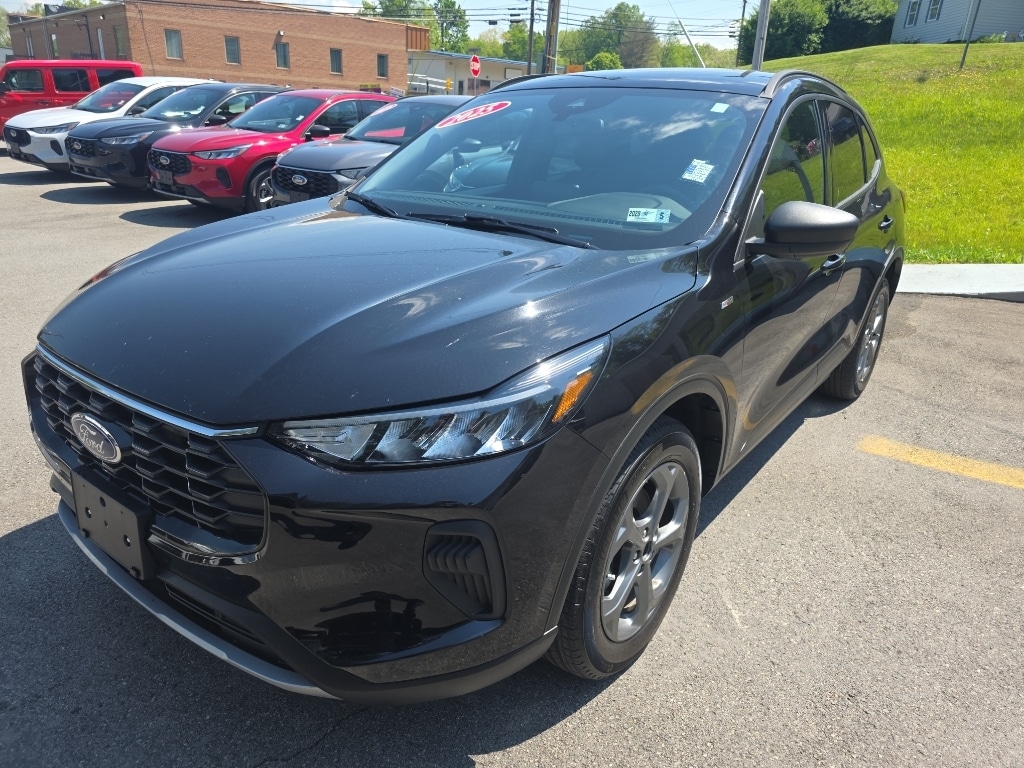 2025 Ford Escape ST-Line AWD's photo