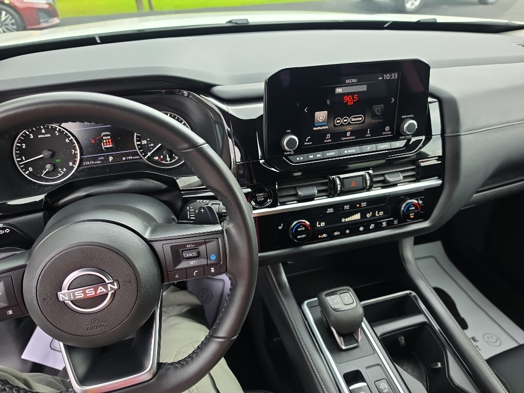 2025 Nissan Pathfinder SV - Photo 17