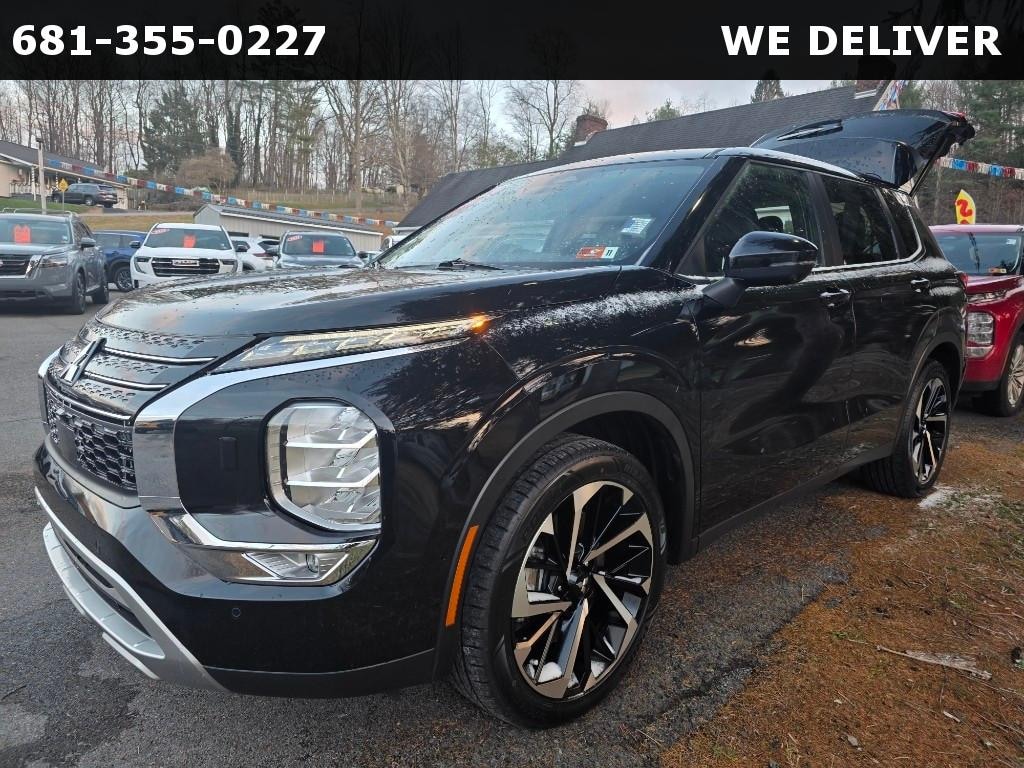 Used 2024 Mitsubishi Outlander SE Black Edition w/Pano Roof S-AWC