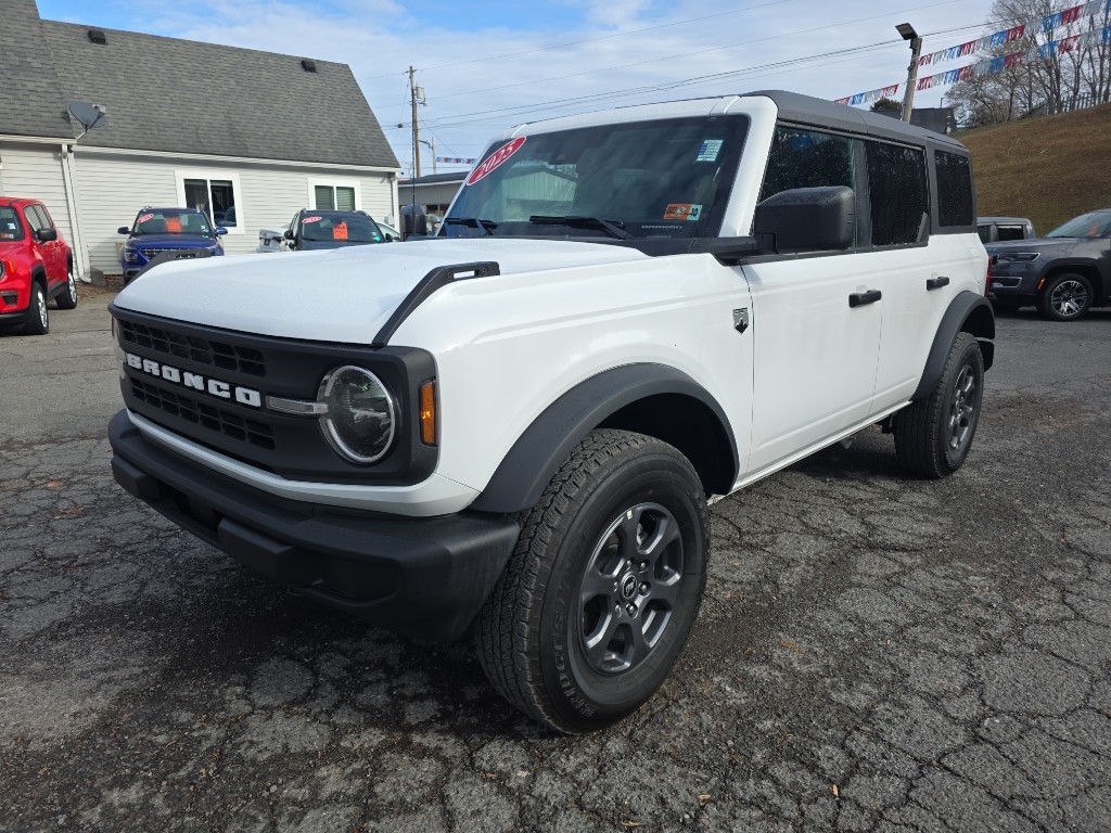 2025 Ford Bronco 4-Door Big Bend's photo