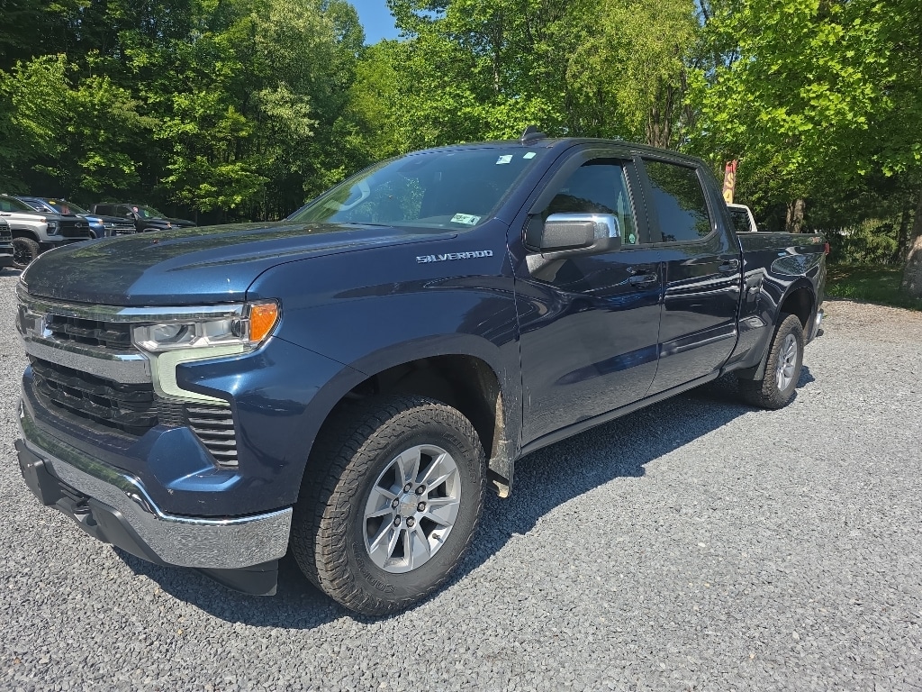 2022 Chevrolet Silverado 1500 LT 4X4 Crew Cab Short Box's photo