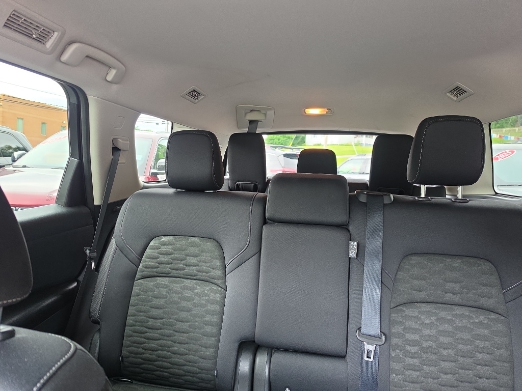 2025 Nissan Pathfinder SV - Photo 18