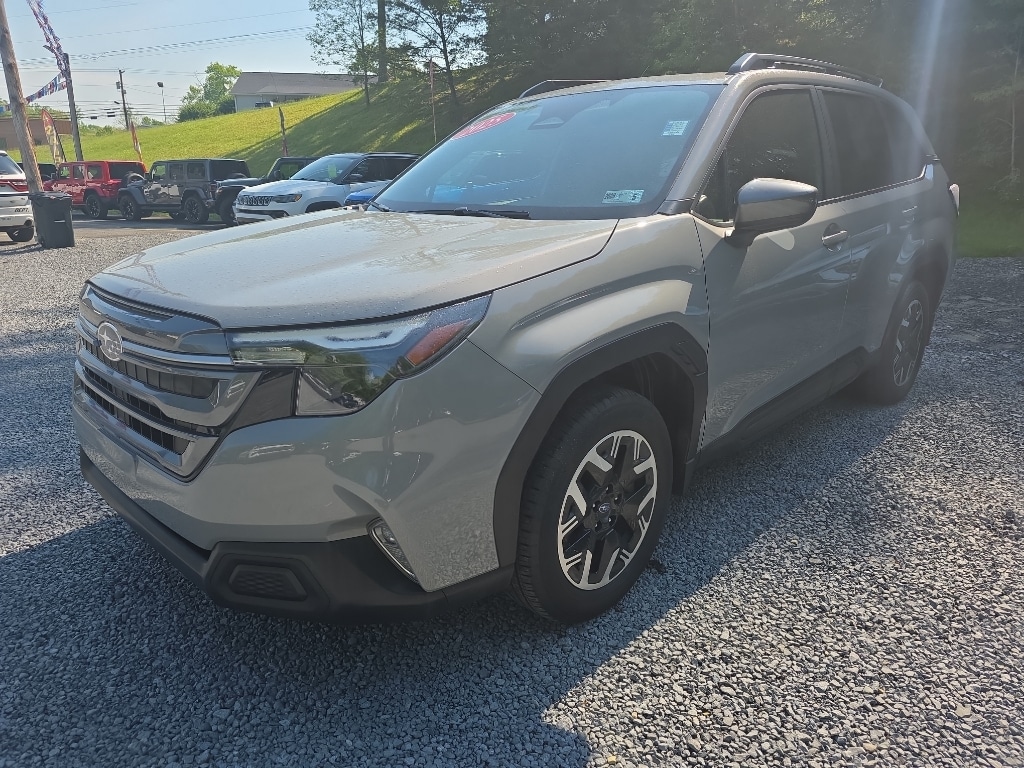 2025 Subaru Forester Premium's photo