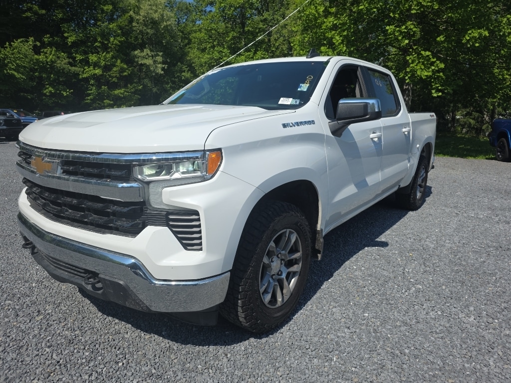 2022 Chevrolet Silverado 1500 LT 2FL 4X4 Crew Cab Short Box's photo