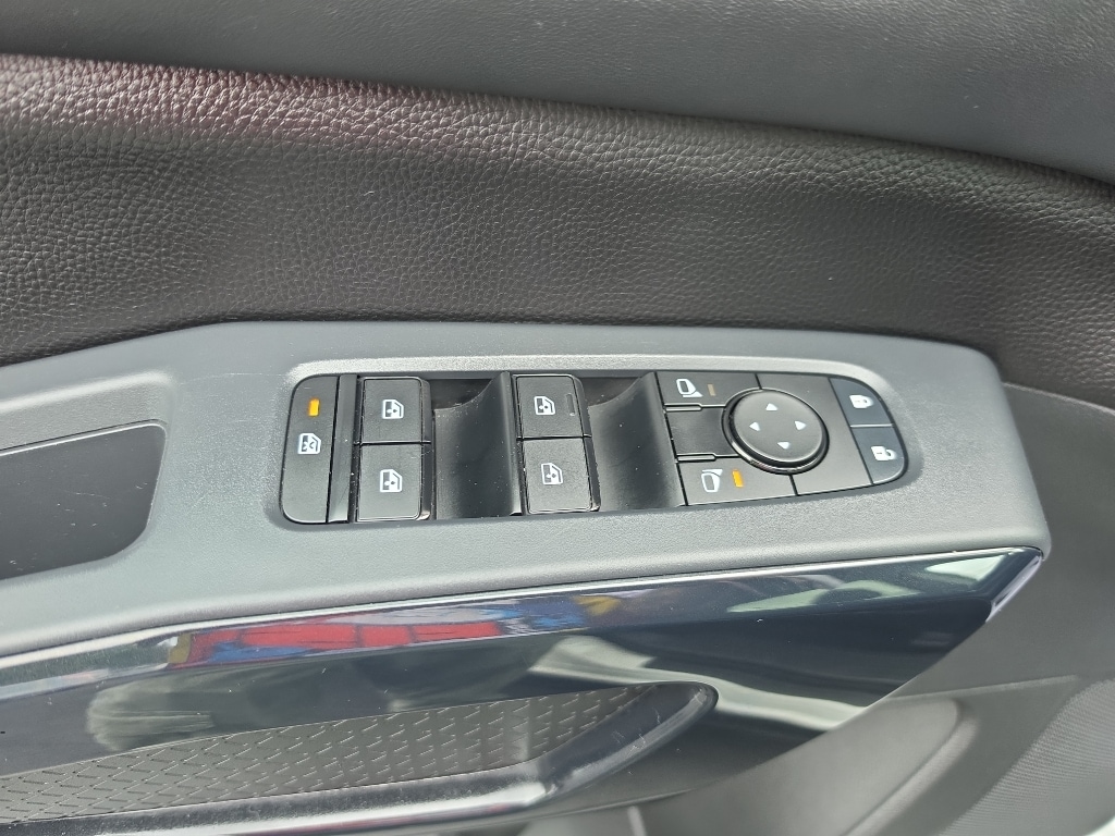 2025 Nissan Pathfinder SV - Photo 15