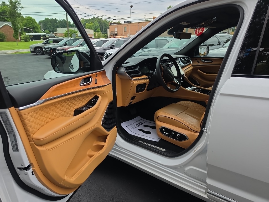 2025 Jeep Grand Cherokee L Summit Reserve - Photo 17