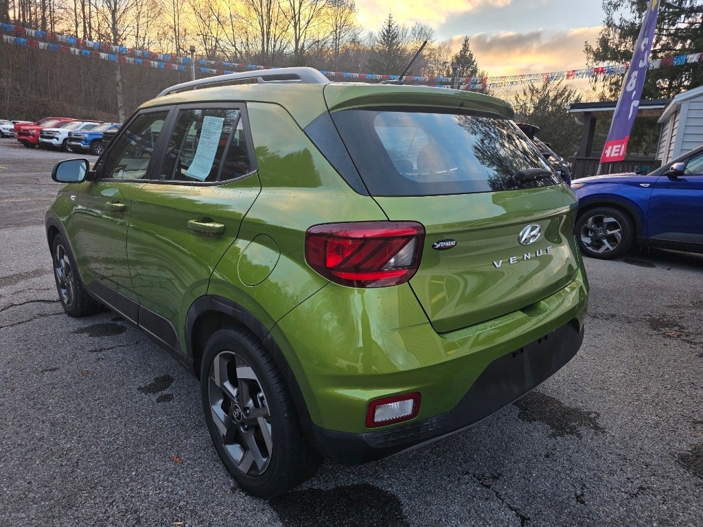 Used 2024 Hyundai Venue SEL Sport Utility