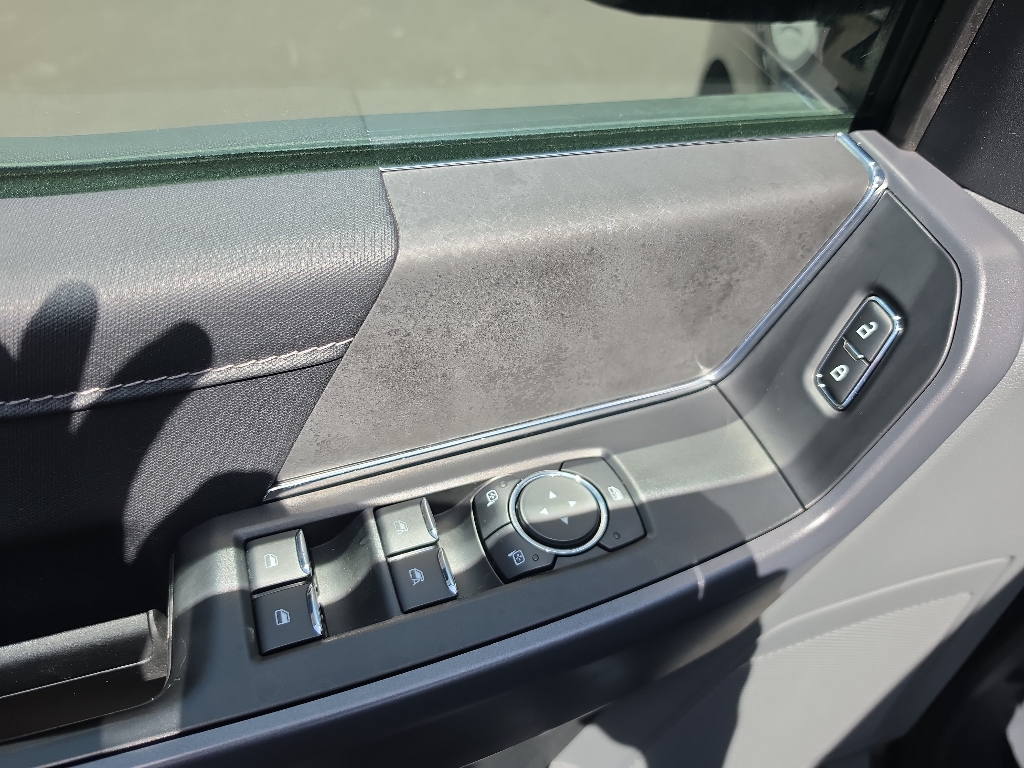 2025 Ford F-150 XLT - Photo 12