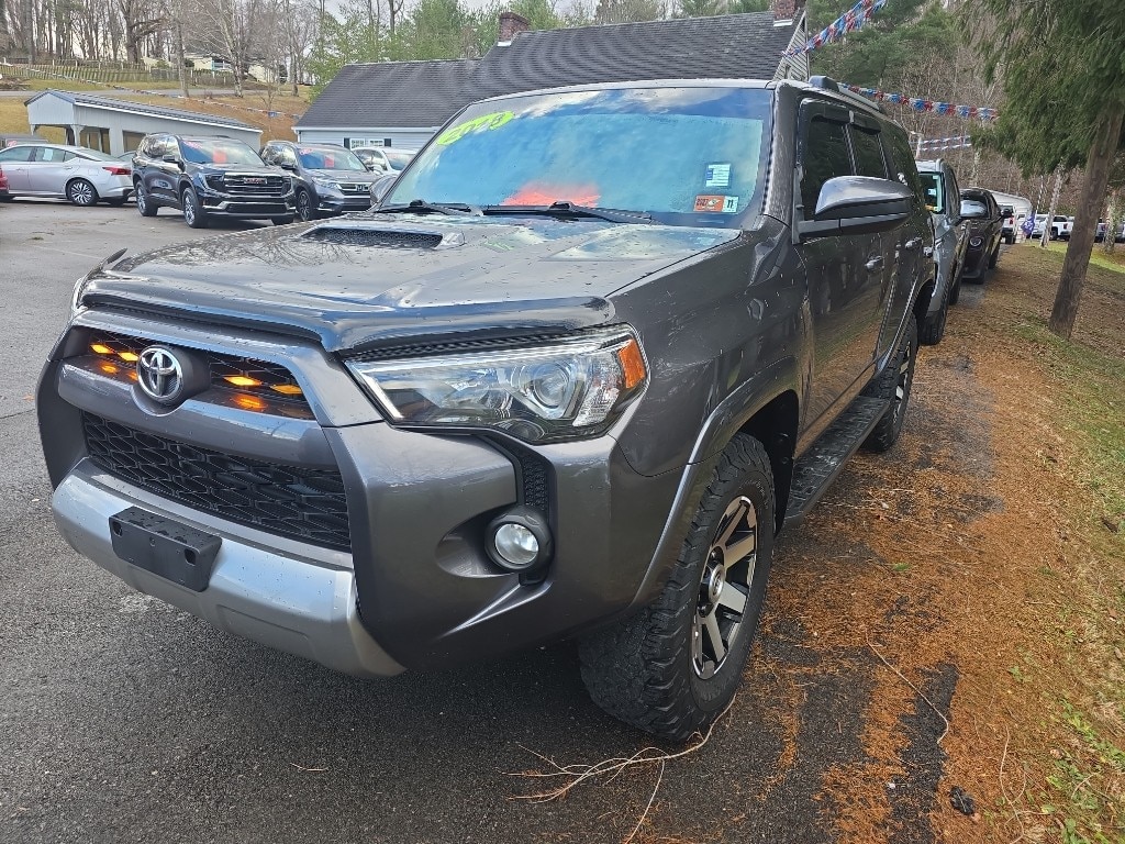 2018 Toyota 4Runner Off-Road's photo