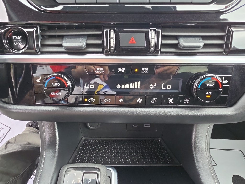 2025 Nissan Pathfinder SV - Photo 21