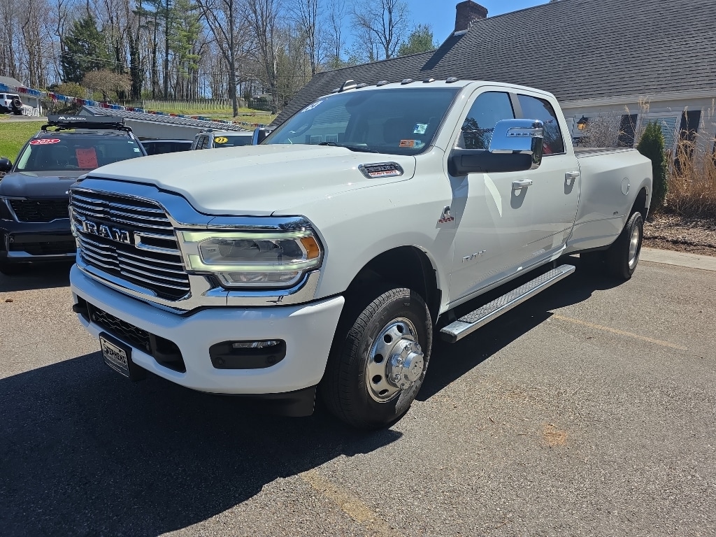 2024 RAM 3500 Laramie 4X4 Crew Cab LWB's photo