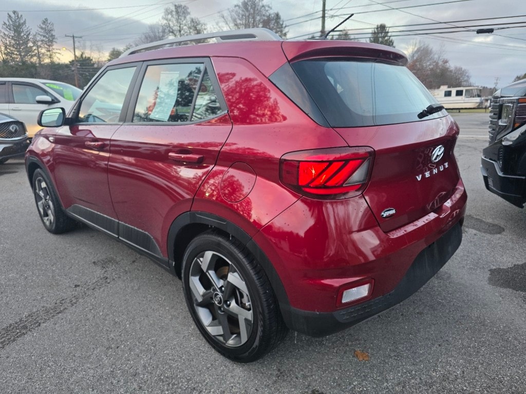 Used 2024 Hyundai Venue SEL Sport Utility