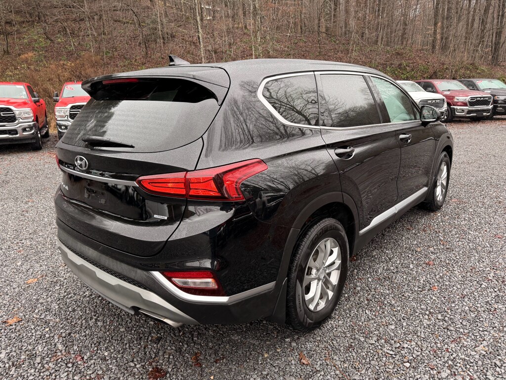 2020 Hyundai Santa Fe SEL photo 2