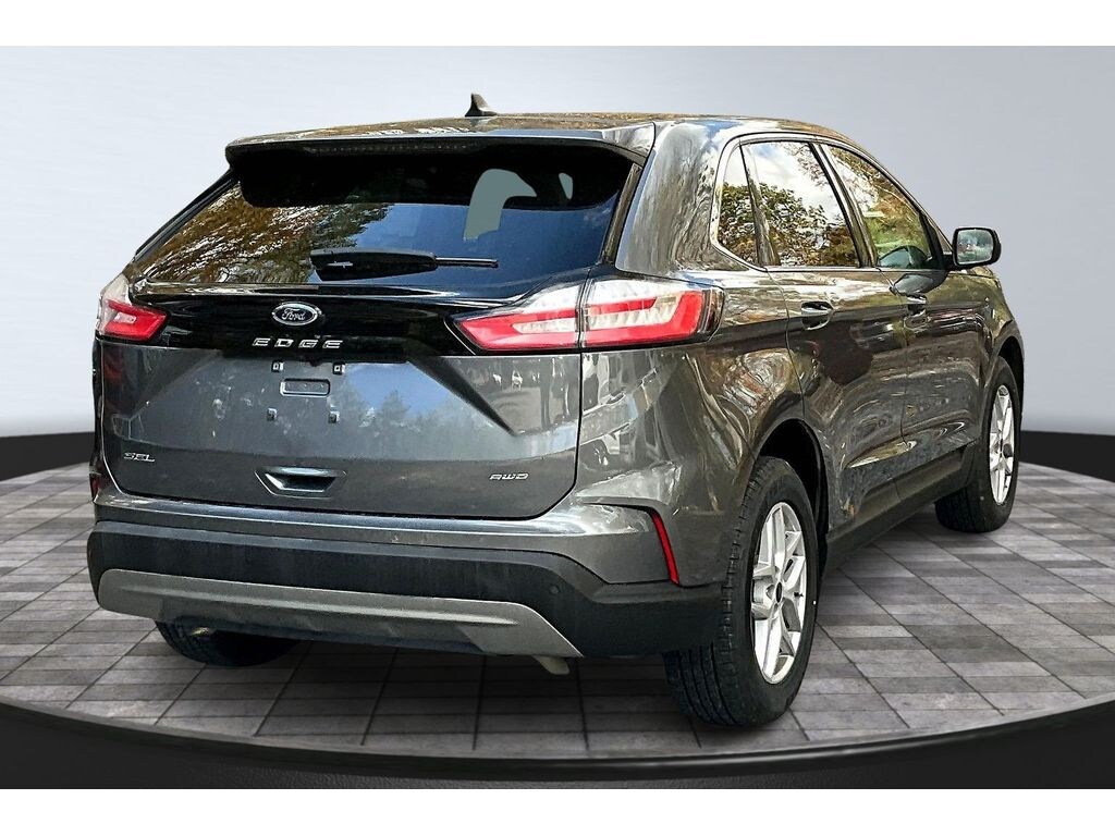 Used 2024 Ford Edge SEL SUV