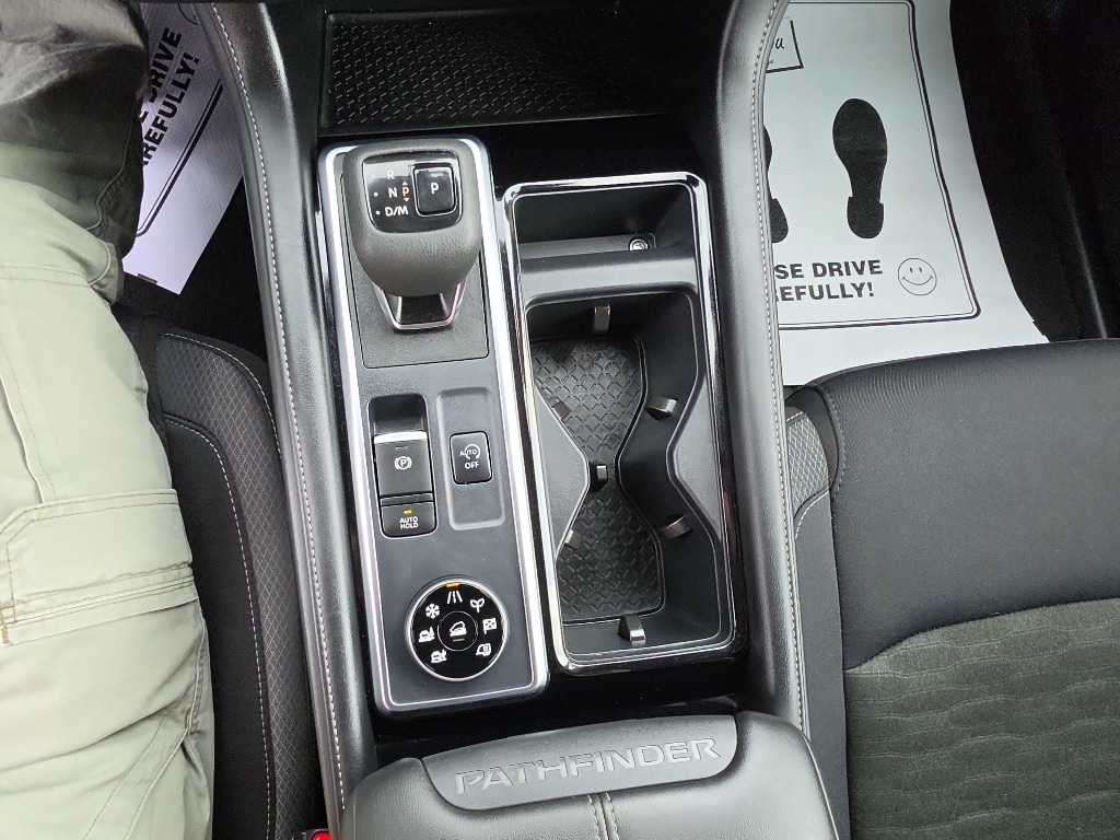 2025 Nissan Pathfinder SV - Photo 25