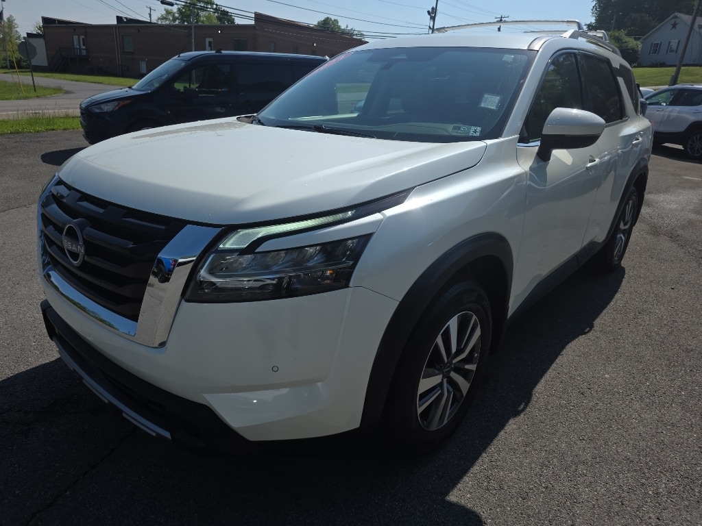 2024 Nissan Pathfinder SL 4WD's photo