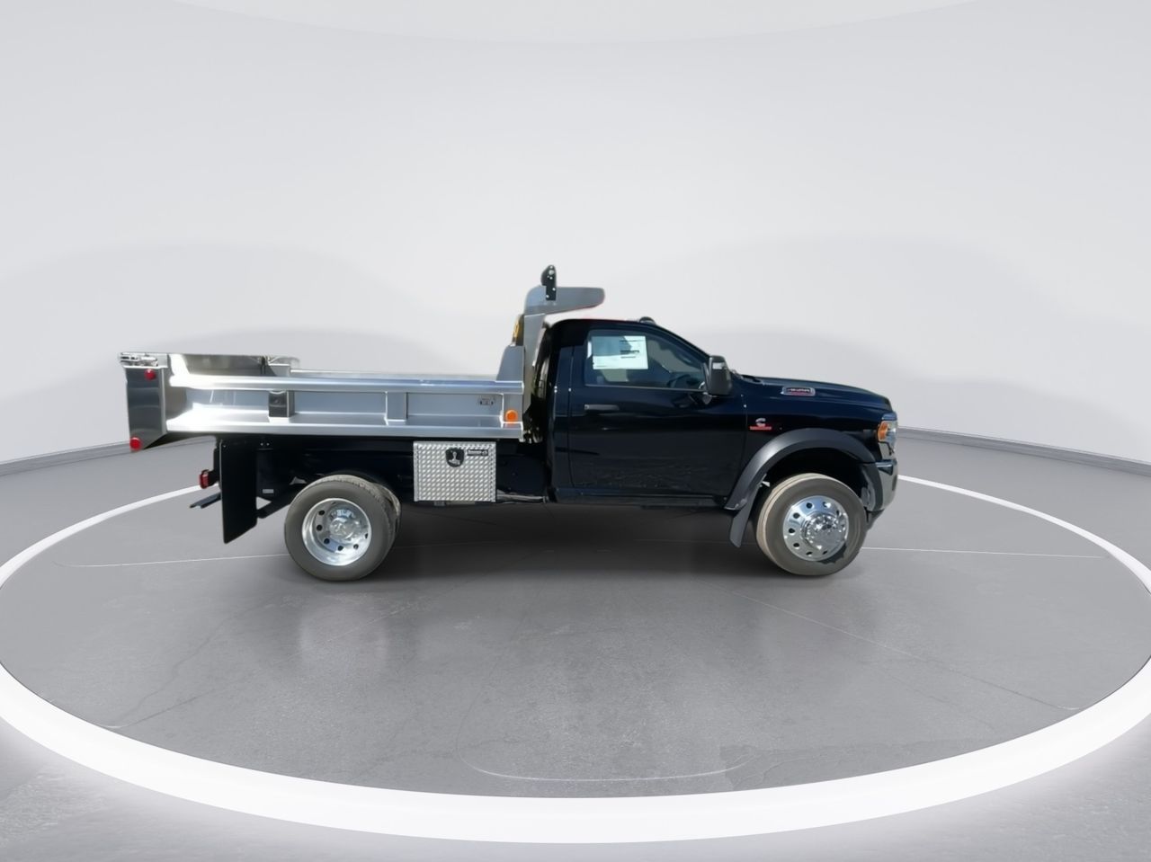 2024 Ram 4500 Tradesman photo 2