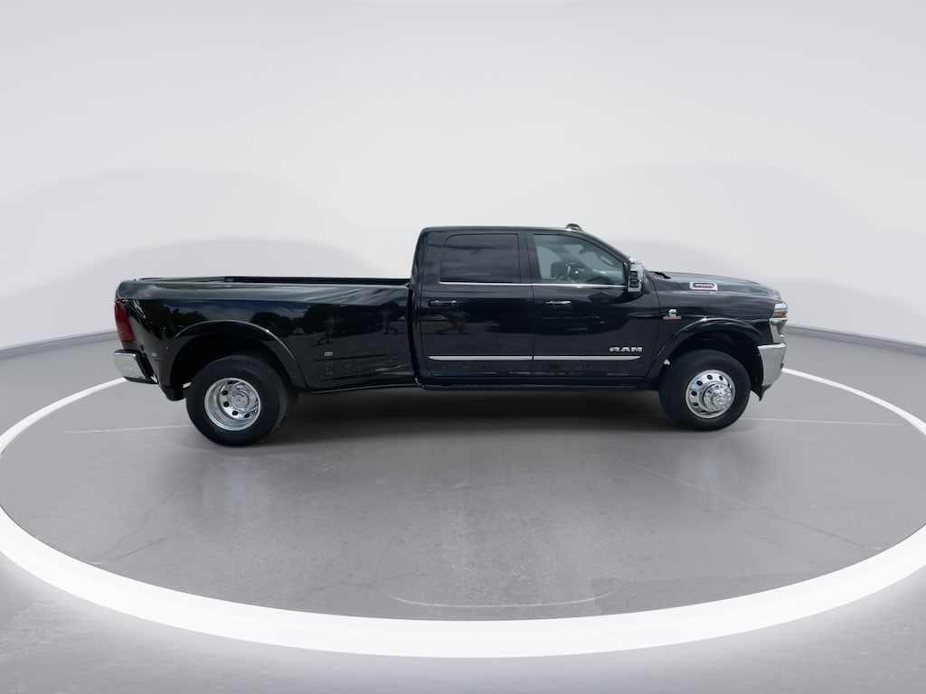 New 2026 Ram 3500 LIMITED CREW CAB 4X4 8' BOX Pickup